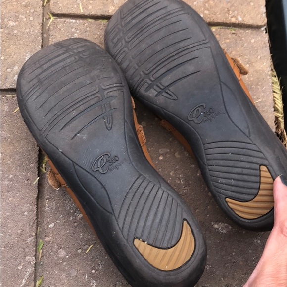 SOLD! EASY SPIRIT Brown Double Strap MJ Pumps. - Picture 4 of 8